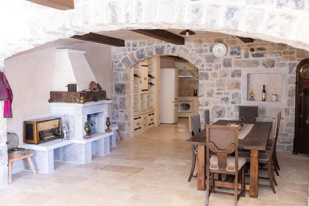 Villa Ella