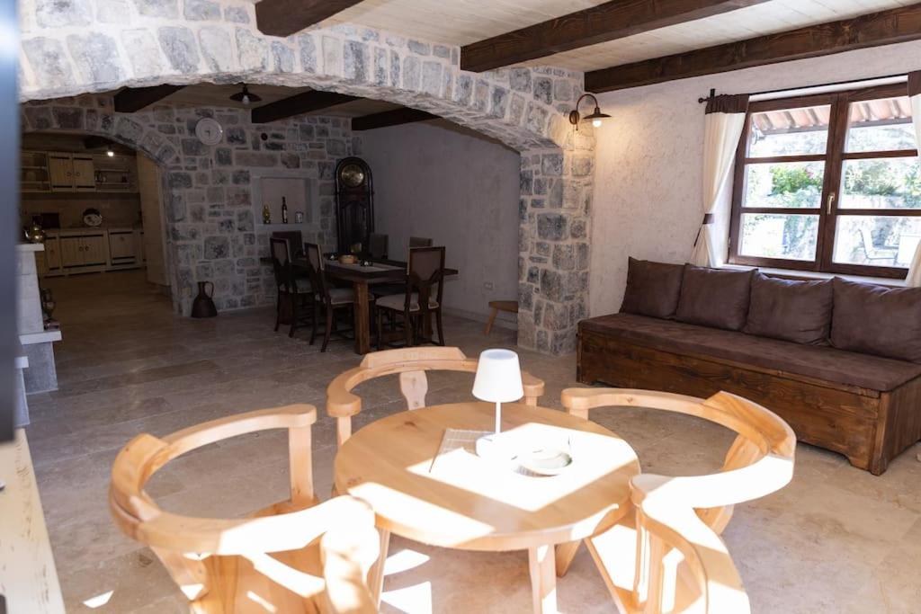 Villa Ella
