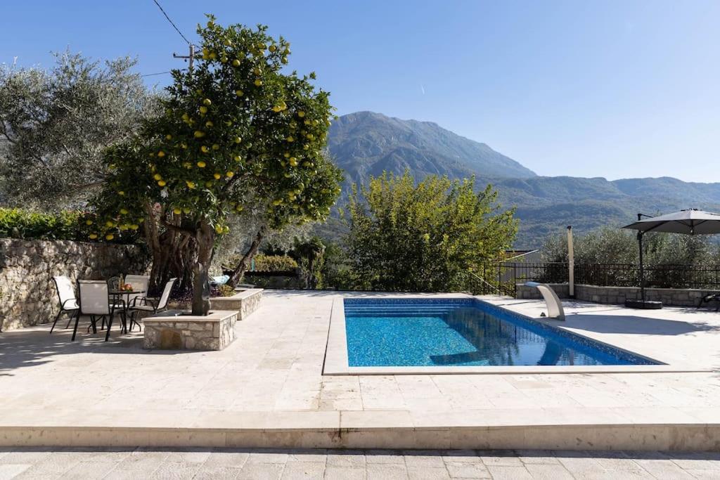 Villa Ella