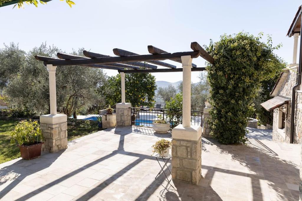 Villa Ella