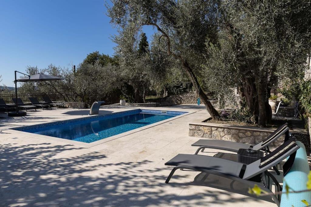 Villa Ella