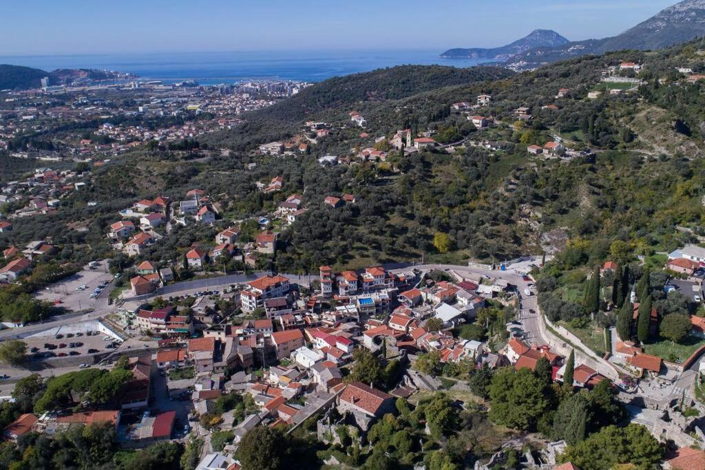 Villa Ella