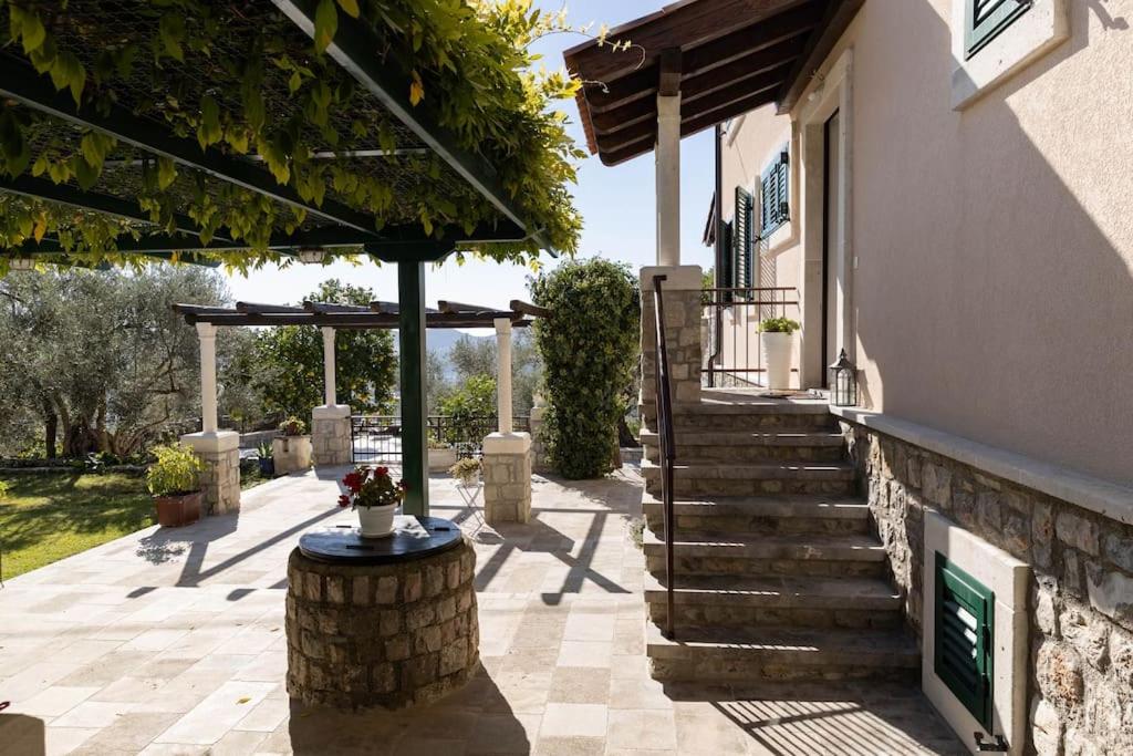 Villa Ella