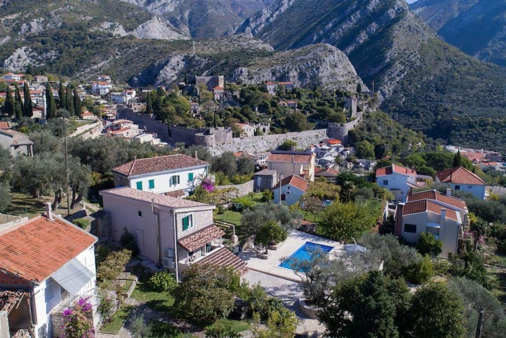Villa Ella