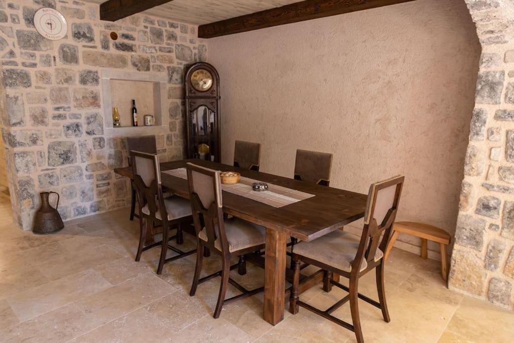 Villa Ella