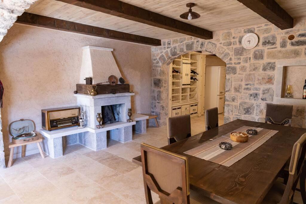 Villa Ella