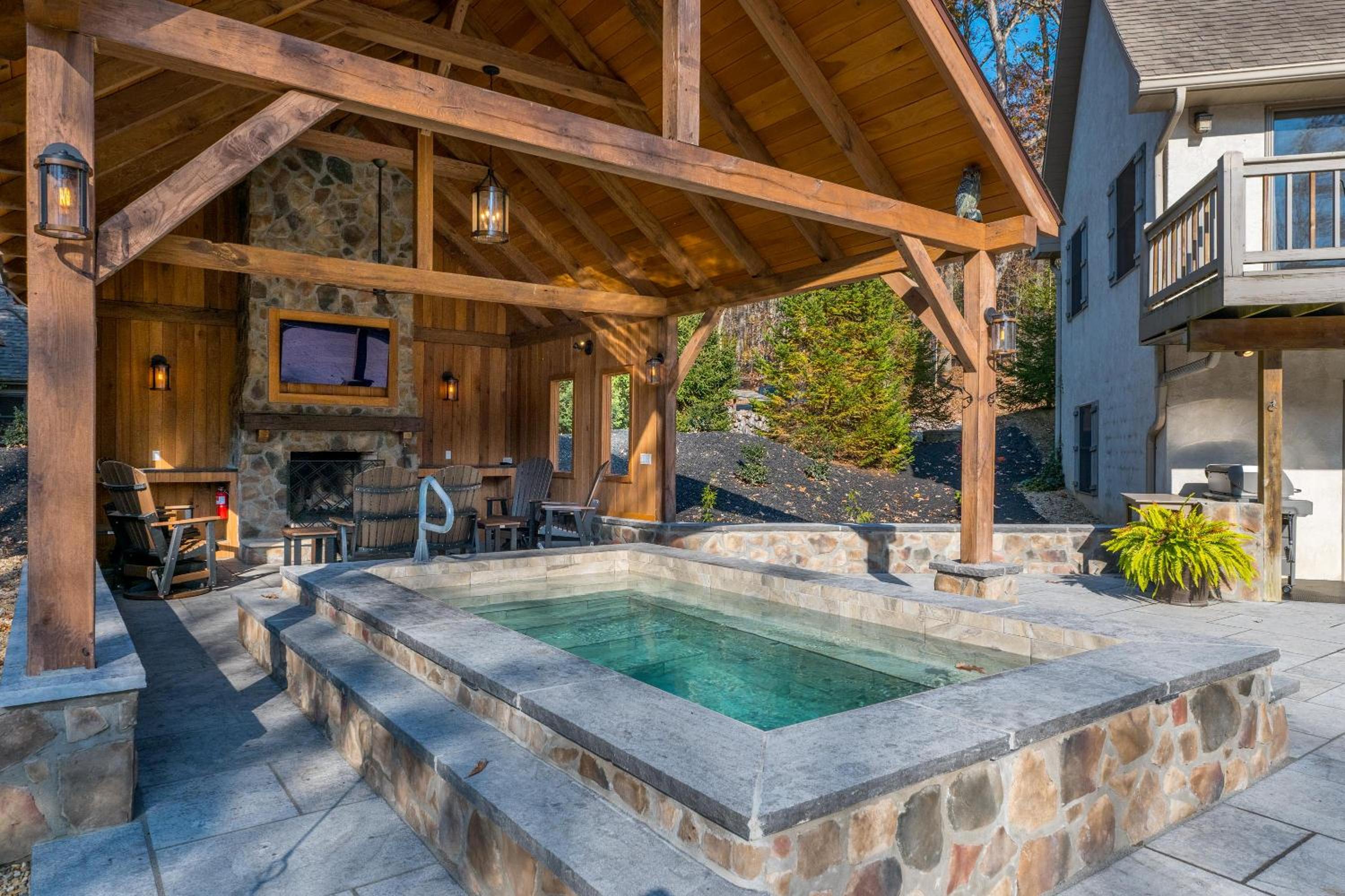 Cherry Ridge Retreat Luxury Cabins view 3