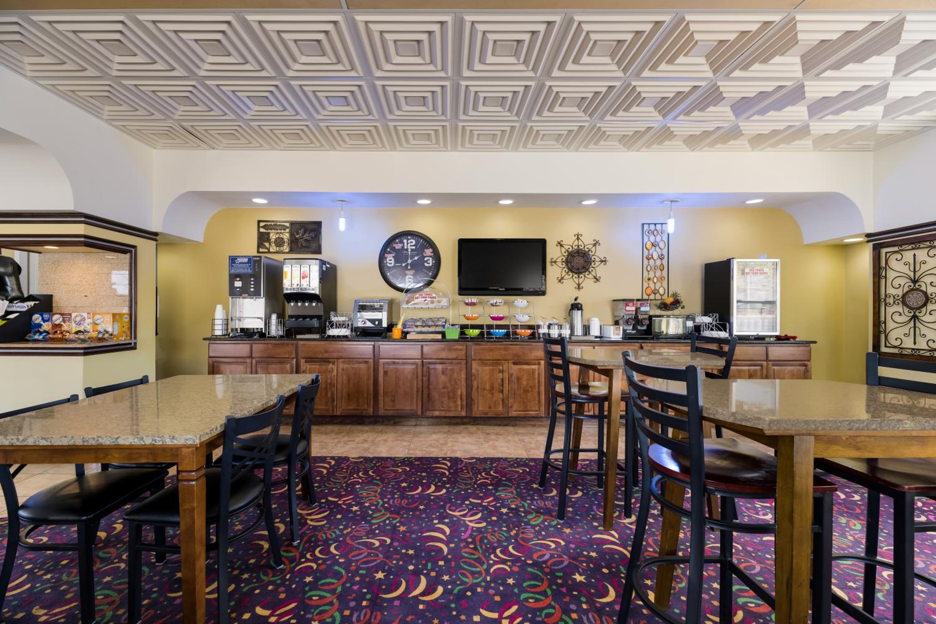 Alpine Vacations - Americas Best Value Inn Alpine - Property Image 12