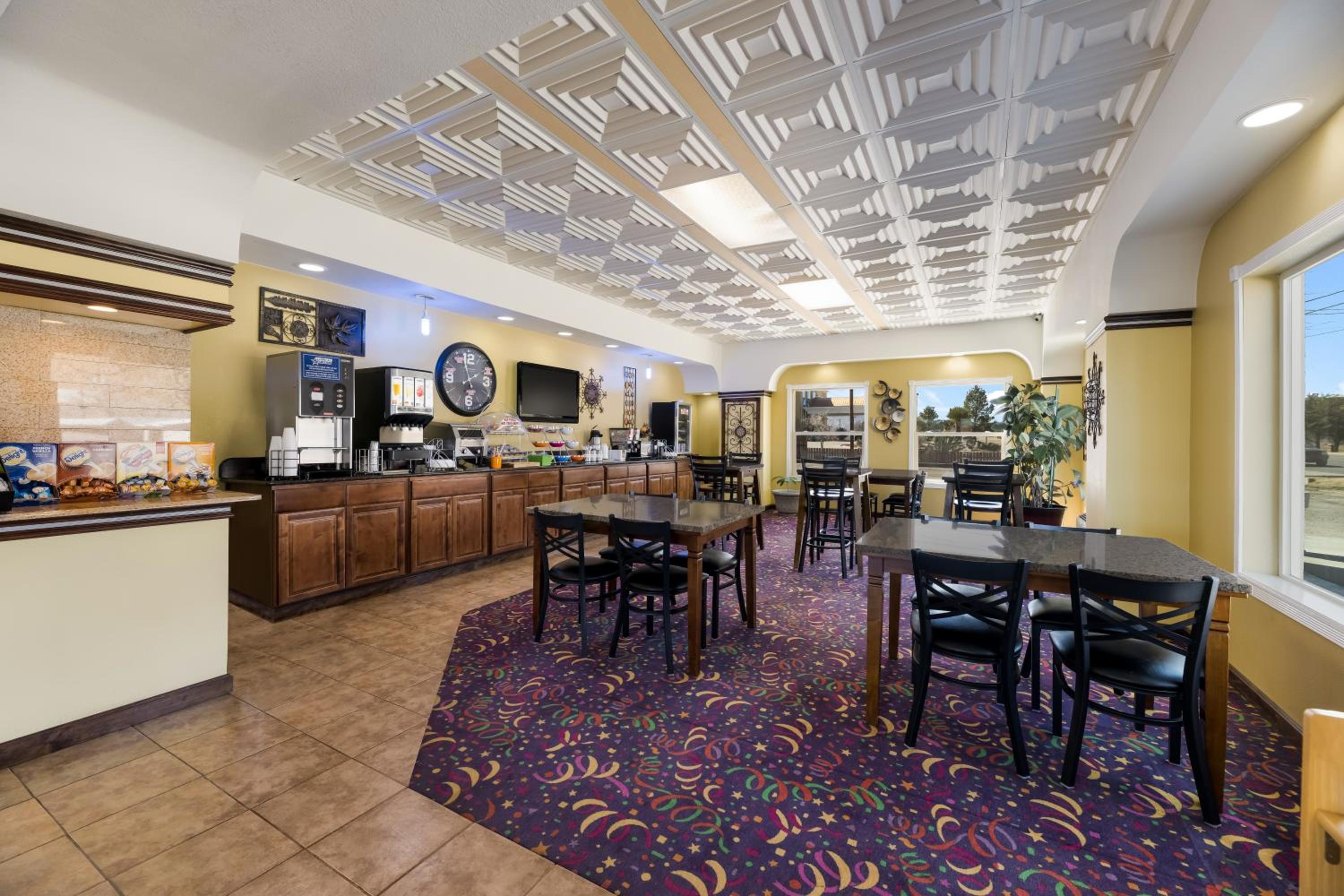 Alpine Vacations - Americas Best Value Inn Alpine - Property Image 6