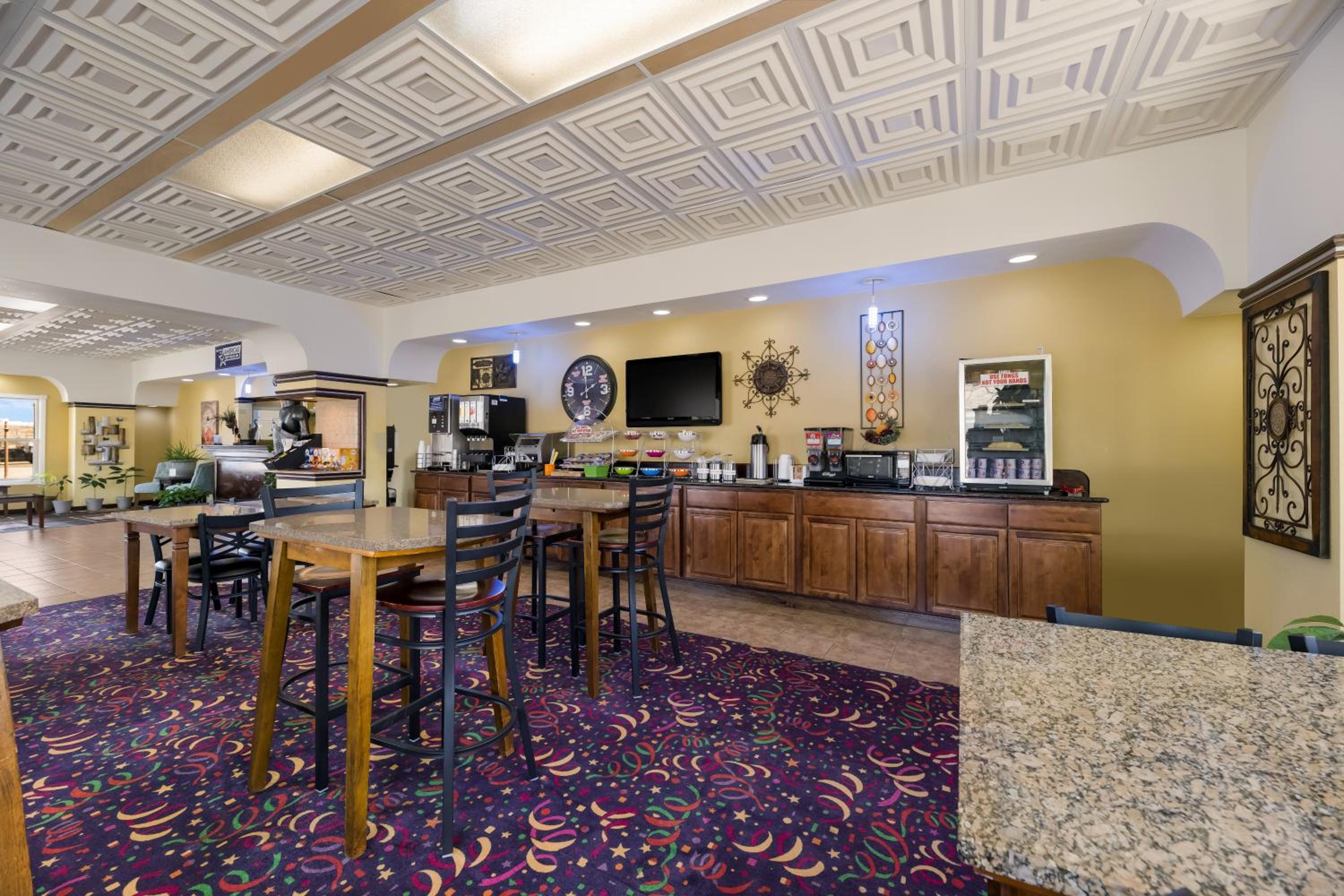Alpine Vacations - Americas Best Value Inn Alpine - Property Image 3