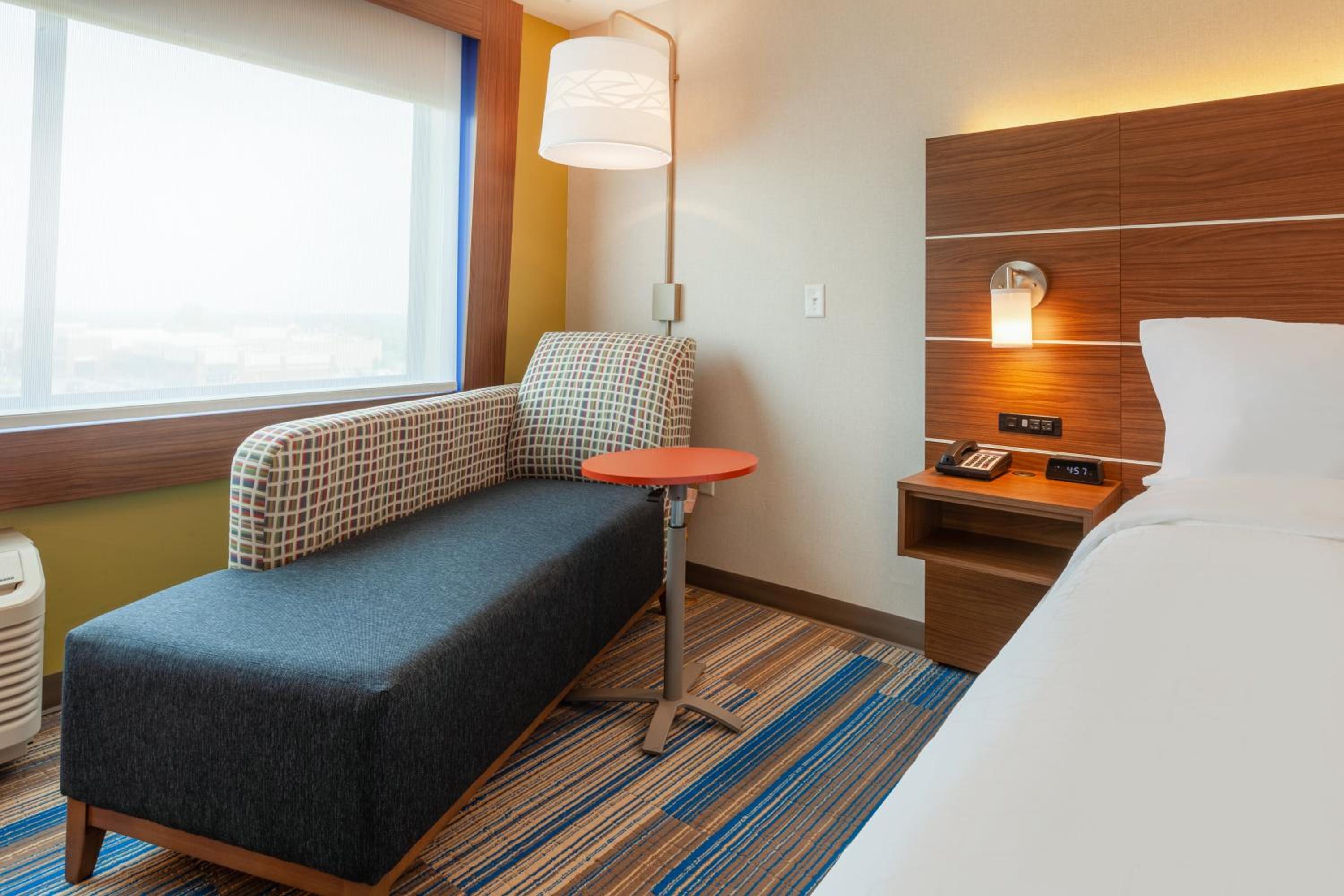 Brunswick Vacations - Holiday Inn Express  Suites Brunswick-Harpers Ferry Area, an IHG Hotel - Property Image 1