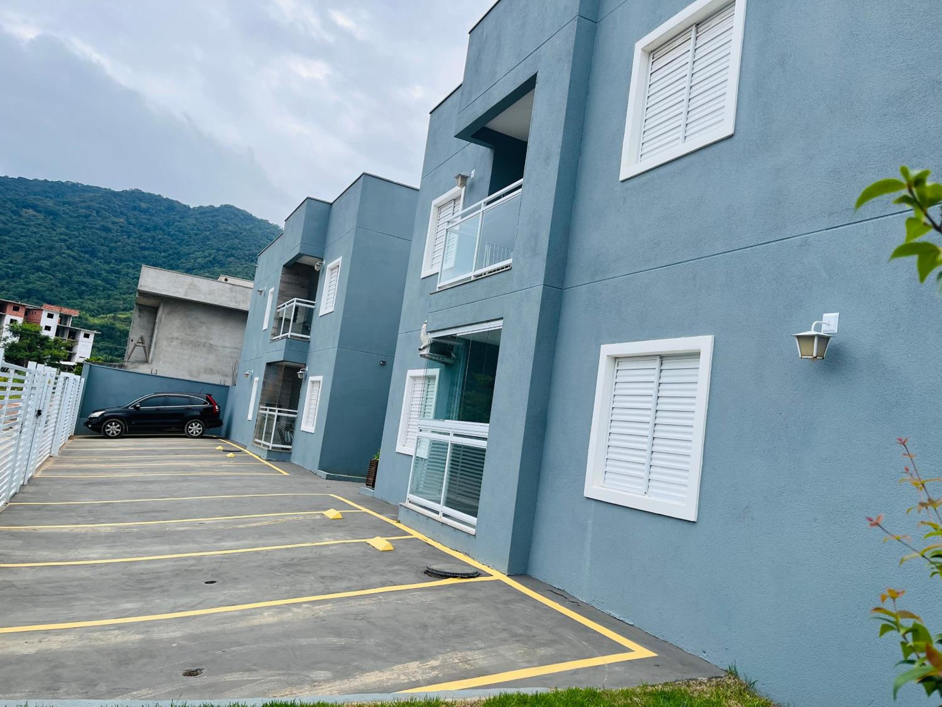 Apartamento com churrasqueira praia Maranduba Ubatuba