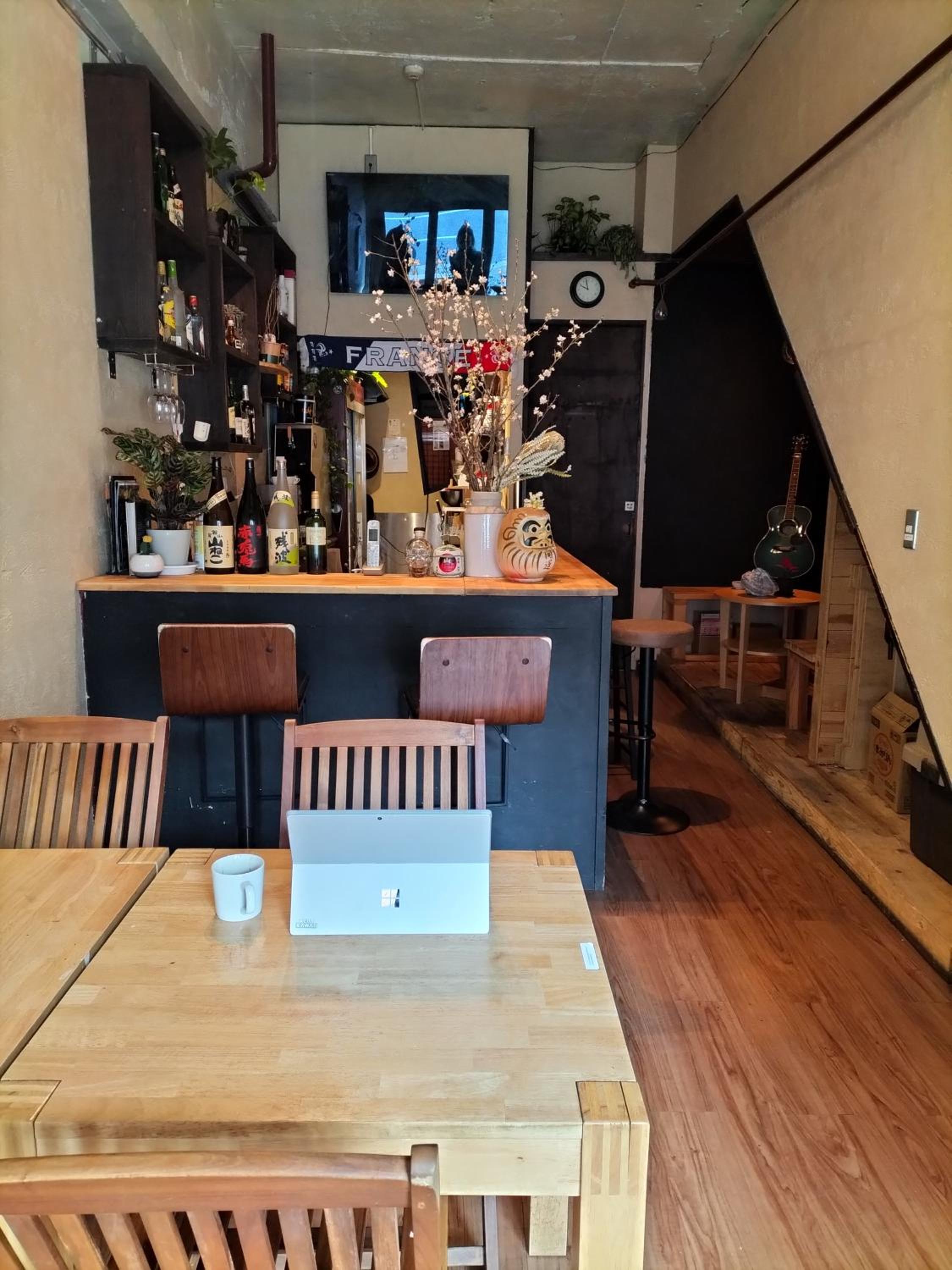 Backstage Party Hostel & Bar