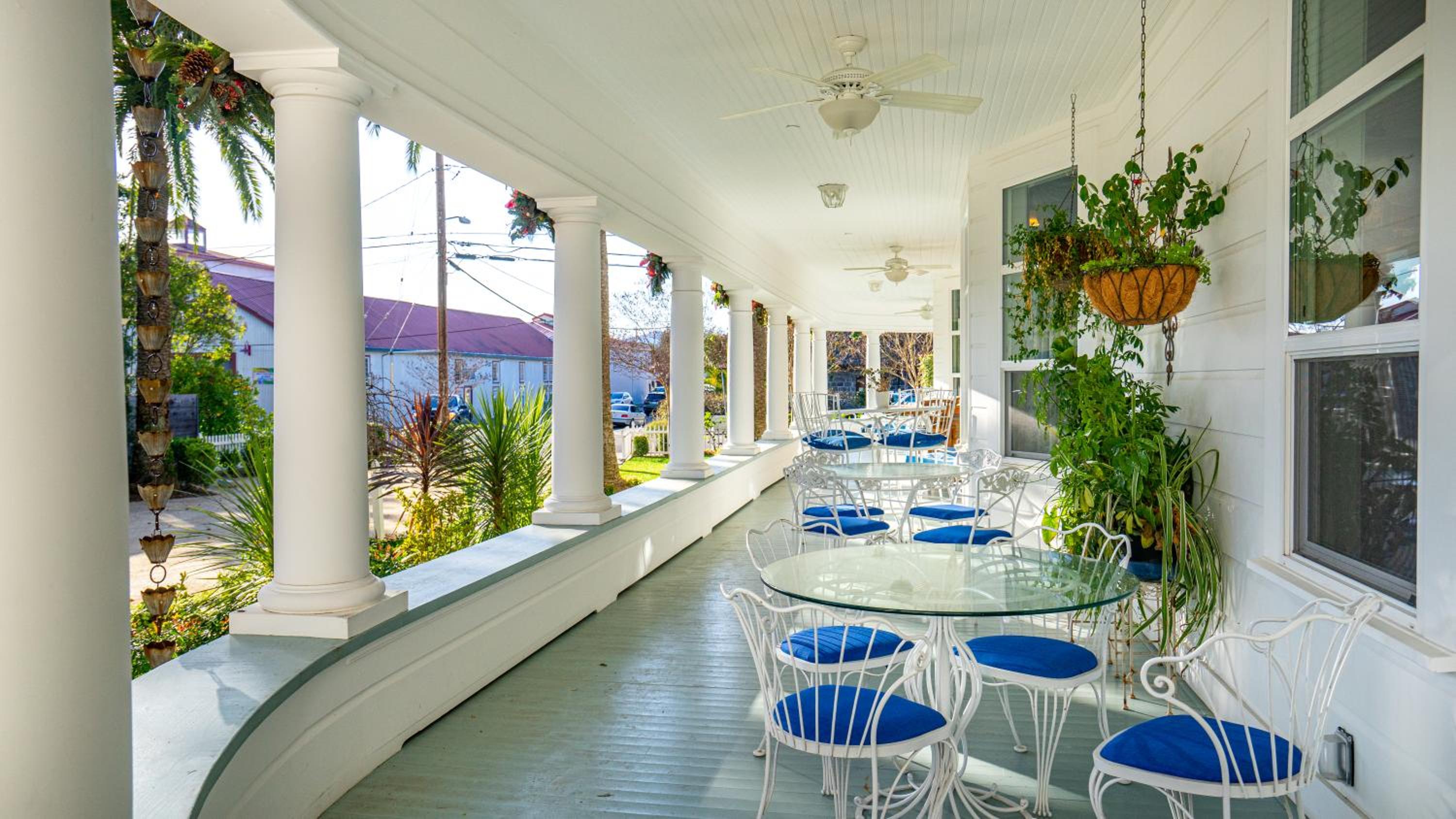 The River Belle Inn