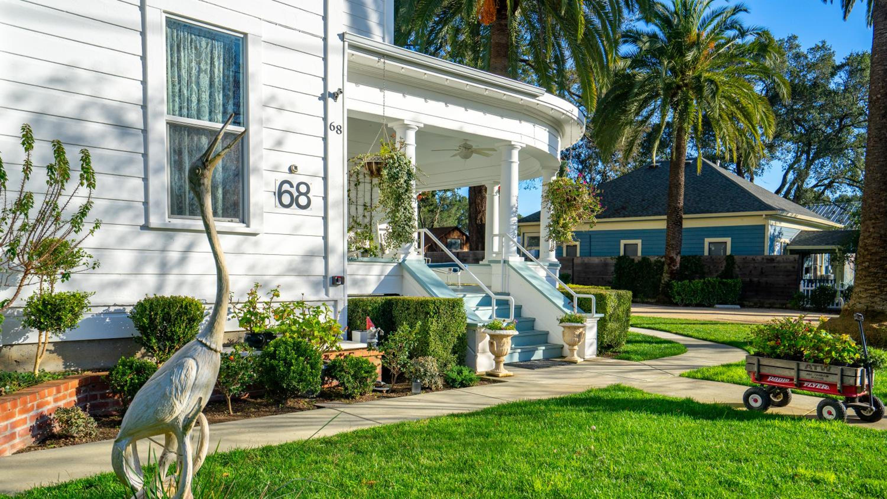 The River Belle Inn