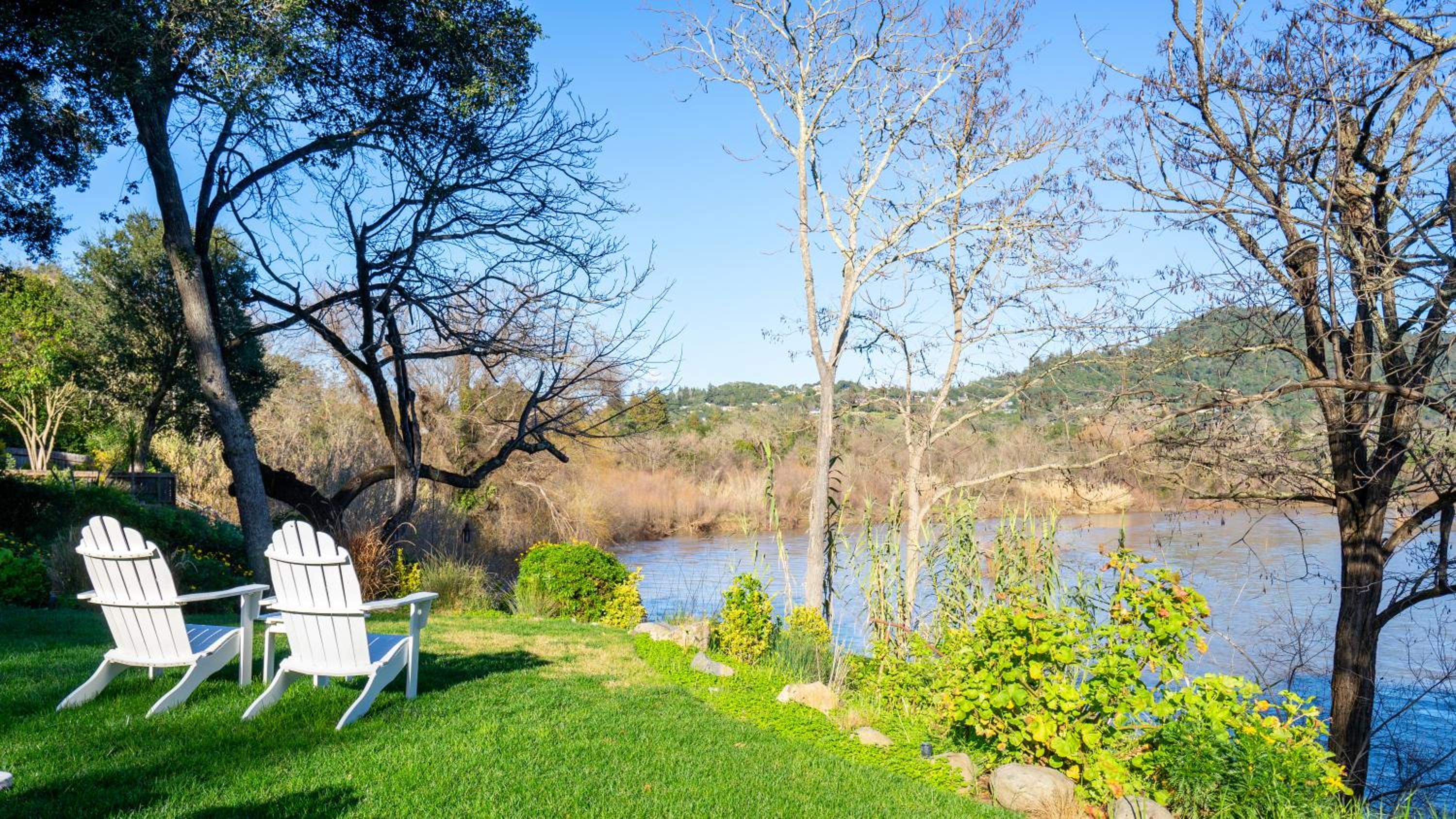 The River Belle Inn