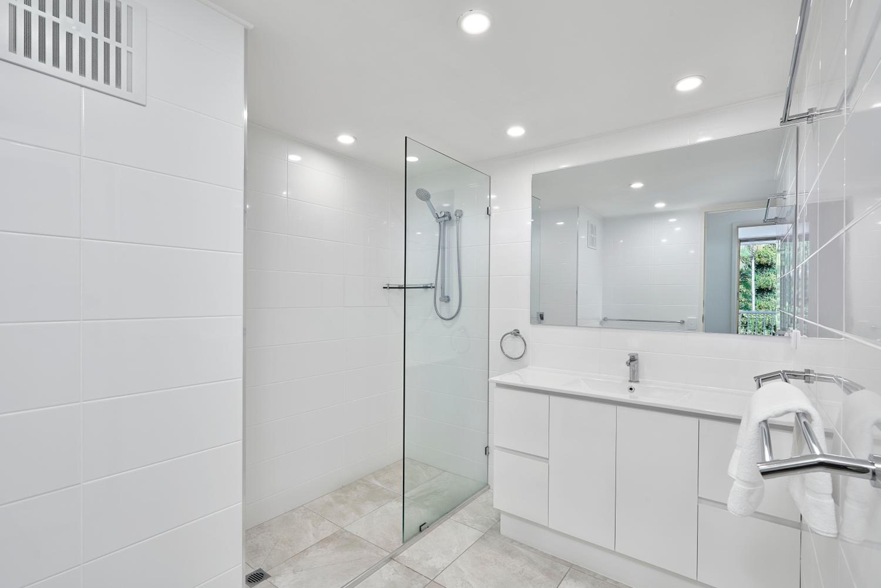 Private Argosy Apartment