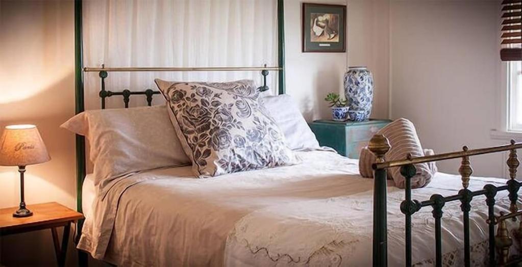 Tamarind Street Cottage. Maleny, Queensland