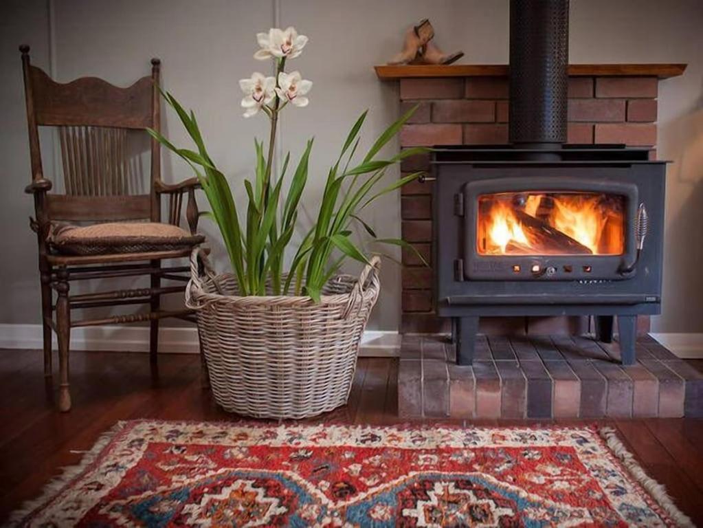 Tamarind Street Cottage. Maleny, Queensland
