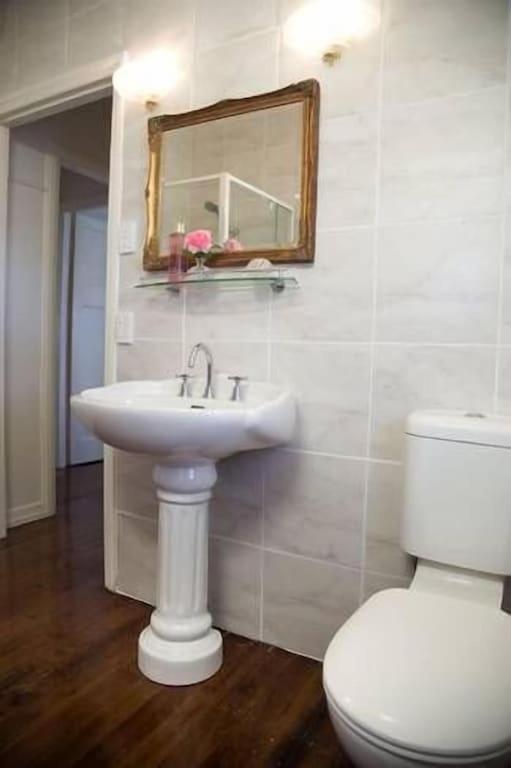 Tamarind Street Cottage. Maleny, Queensland