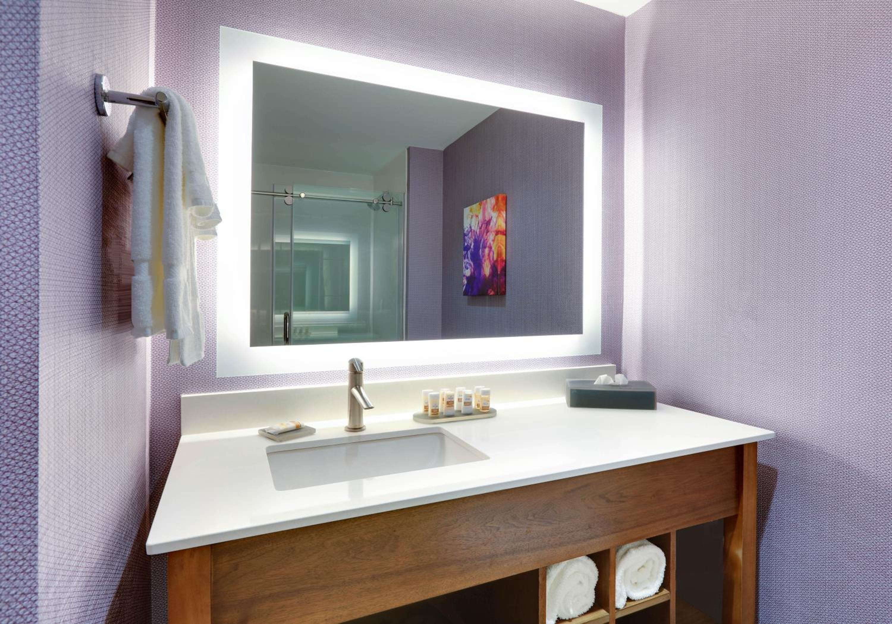 La Quinta Inn Suites by Wyndham Lakeway - Property Image 47