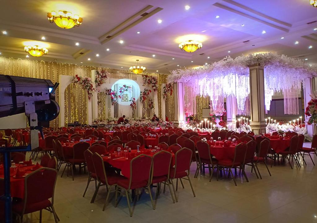banquet hall