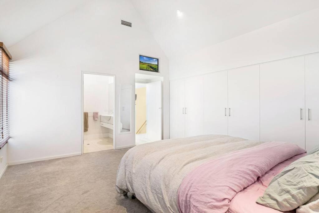 Goodie Goodwood Family Home