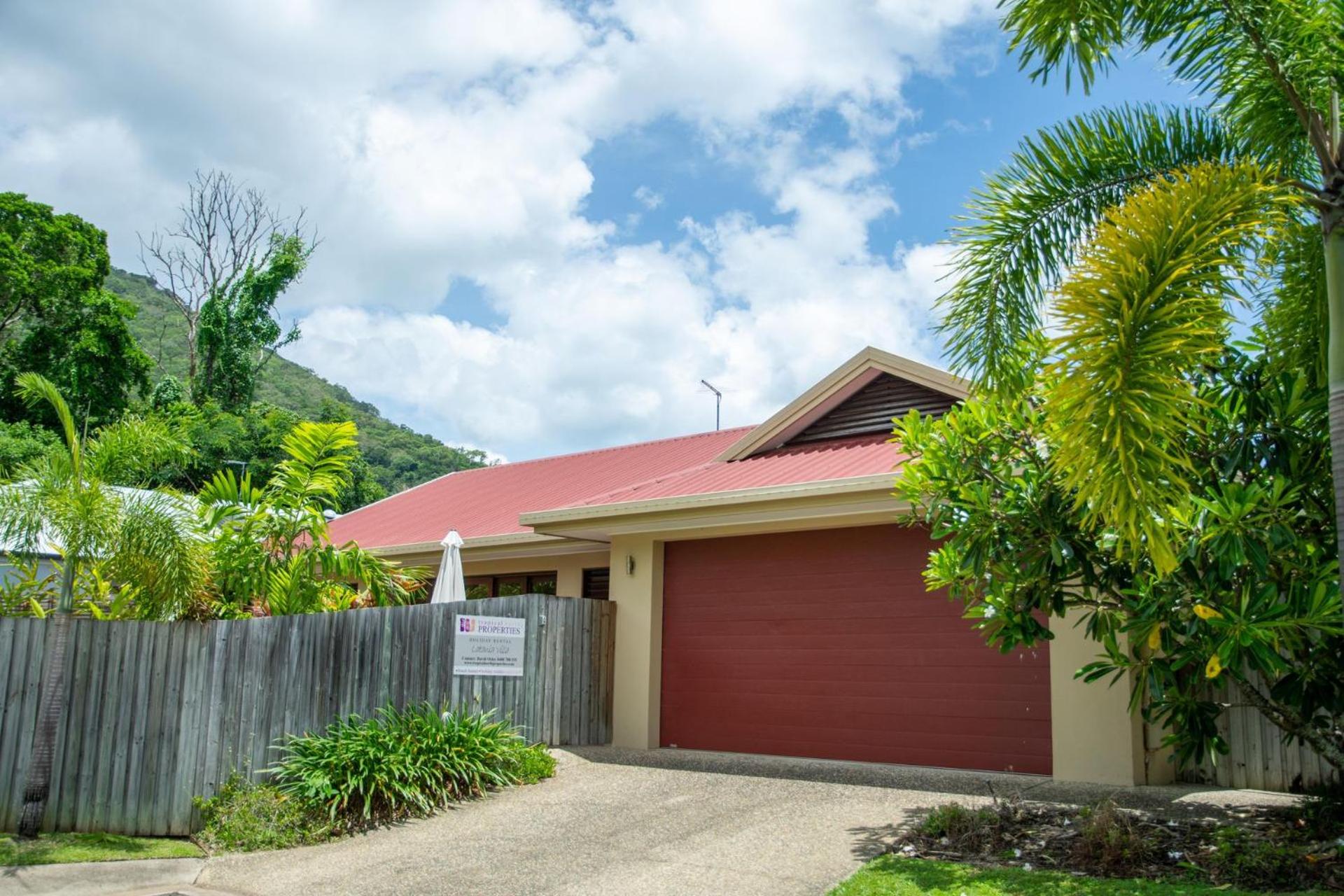 Hotel Belle Escapes Villa Latania Palm Cove - Image 1