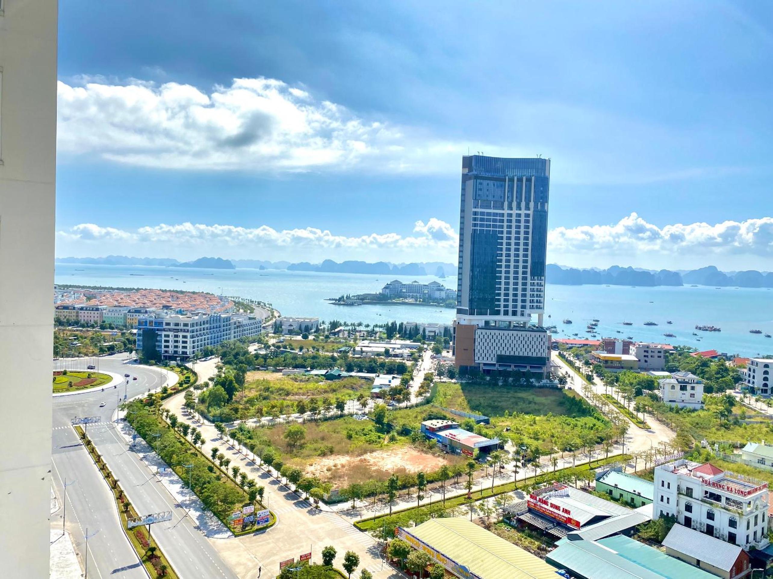 Newlife Apartment Ha Long Near Beach