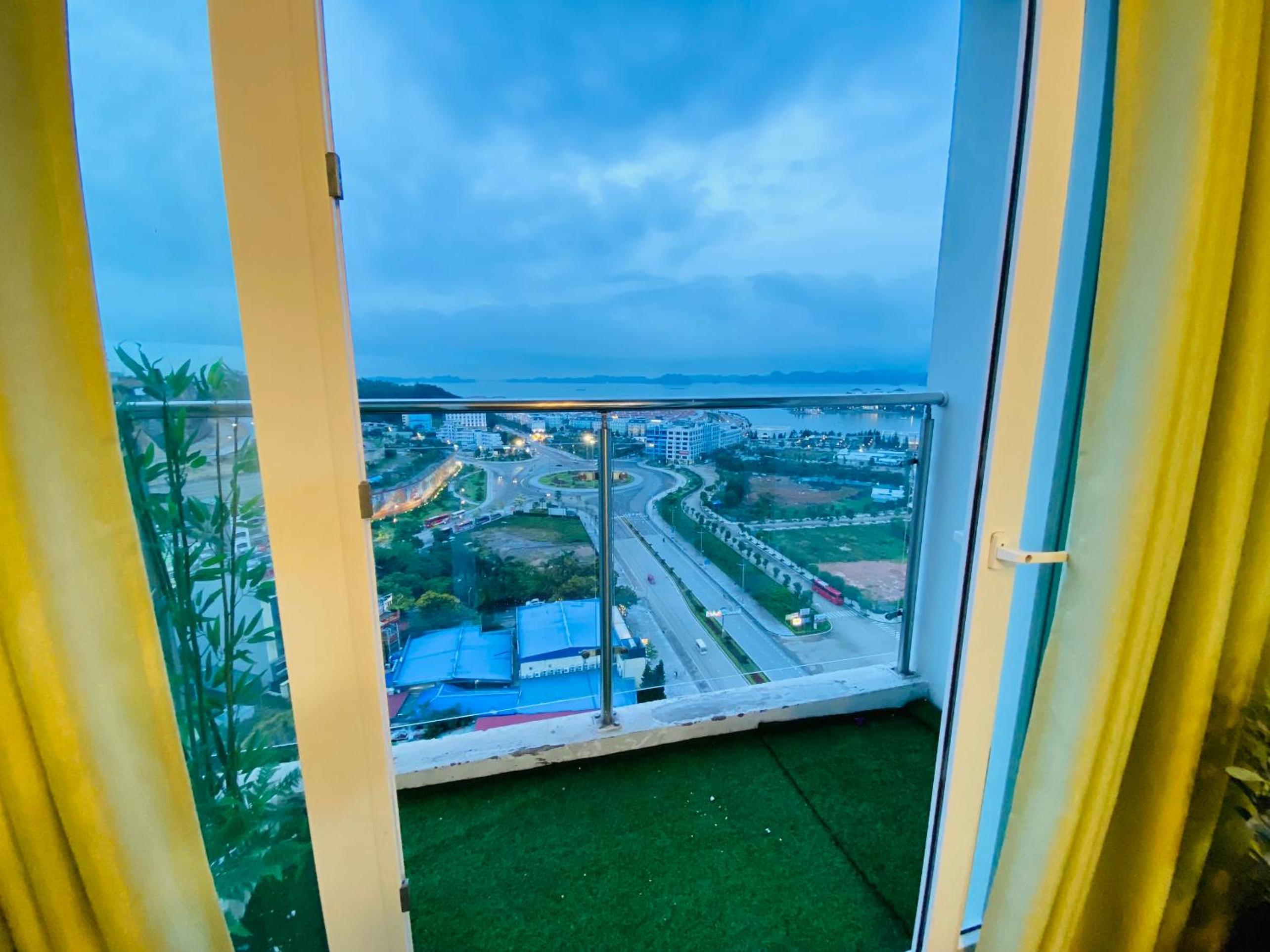 Newlife Apartment Ha Long Near Beach