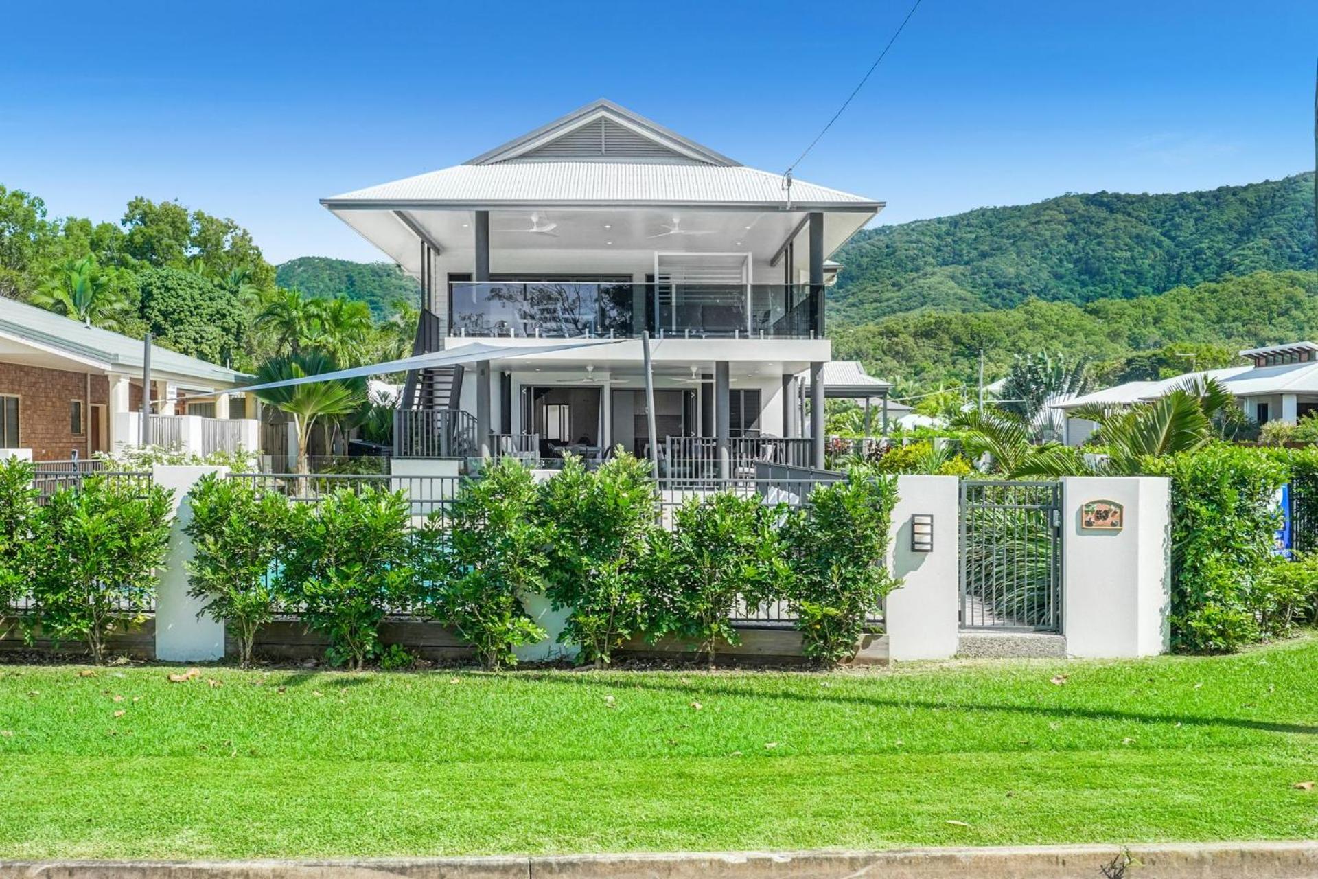 Belle Escapes Beachfront Luxury Home 53 Arlington Clifton Beach