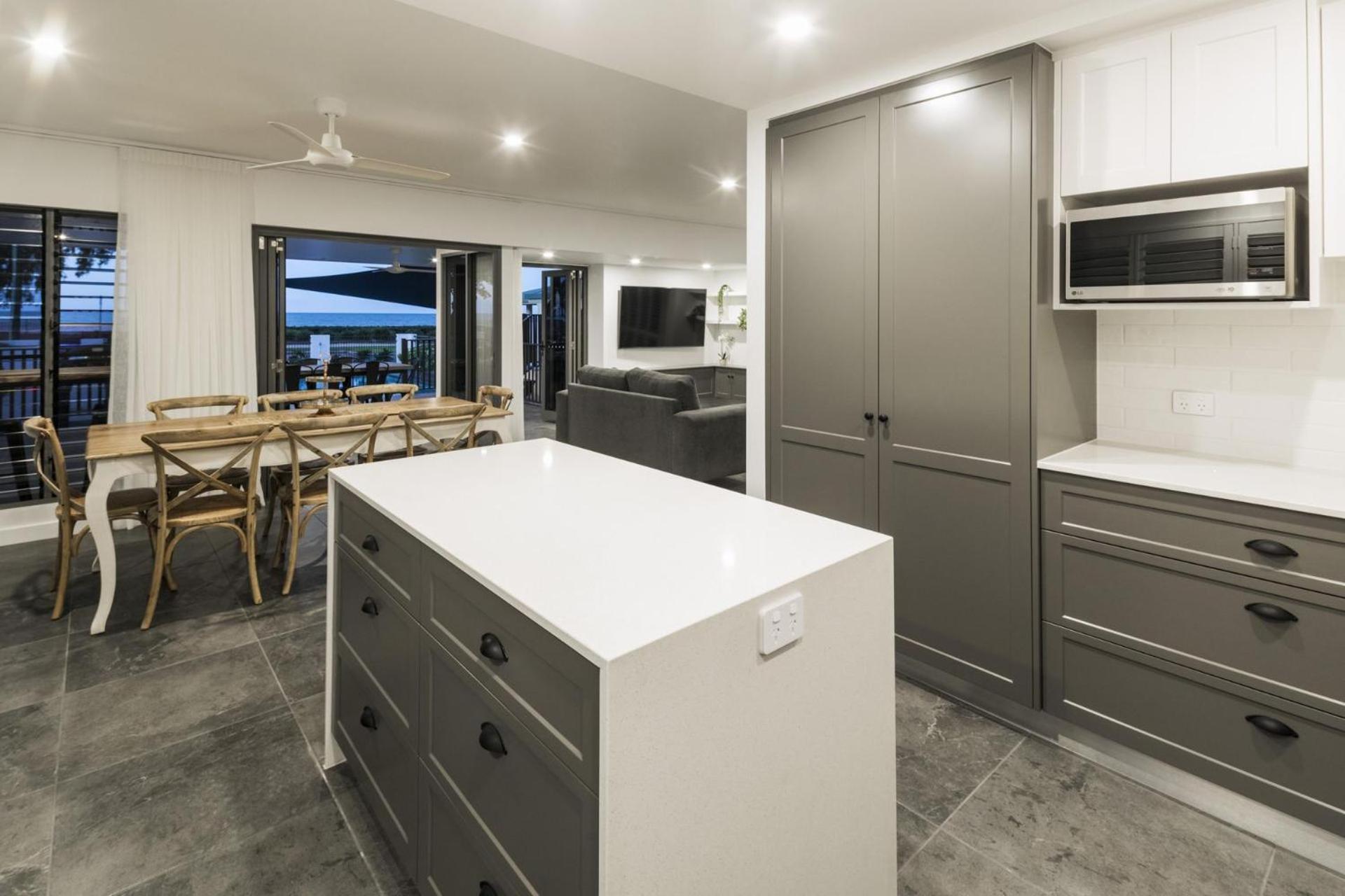 Belle Escapes Beachfront Luxury Home 53 Arlington Clifton Beach