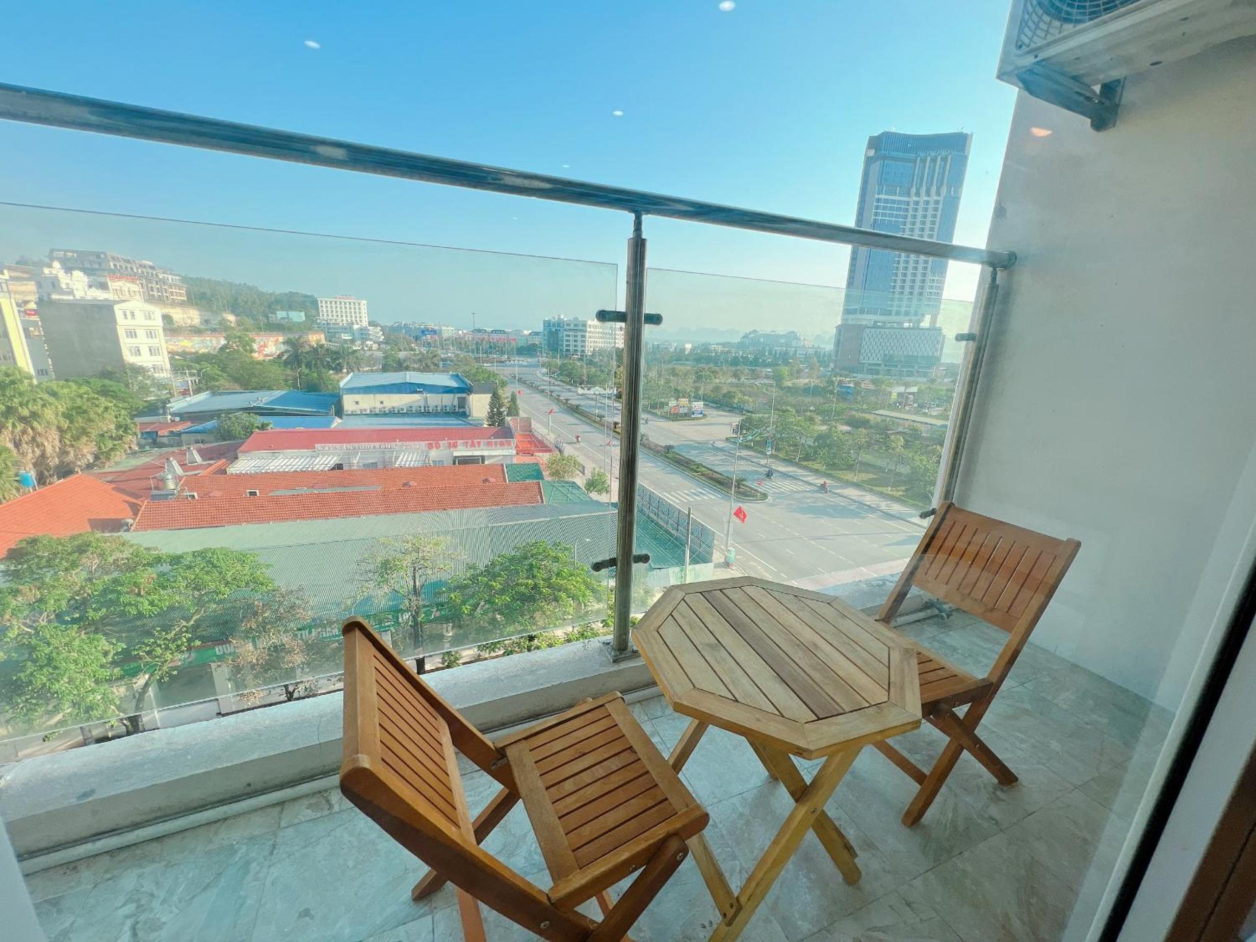 Newlife Apartment Ha Long Near Beach