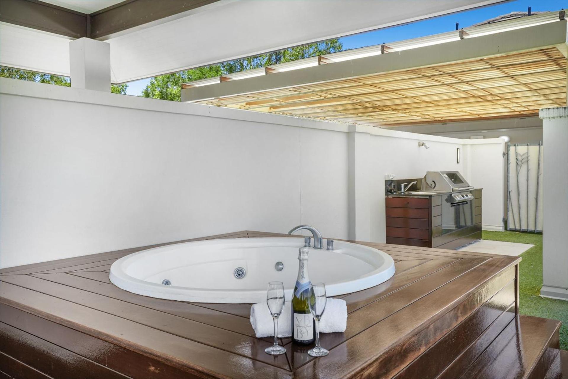 Belle Escapes Penthouse Suite 417 Sea Temple Resort Palm Cove