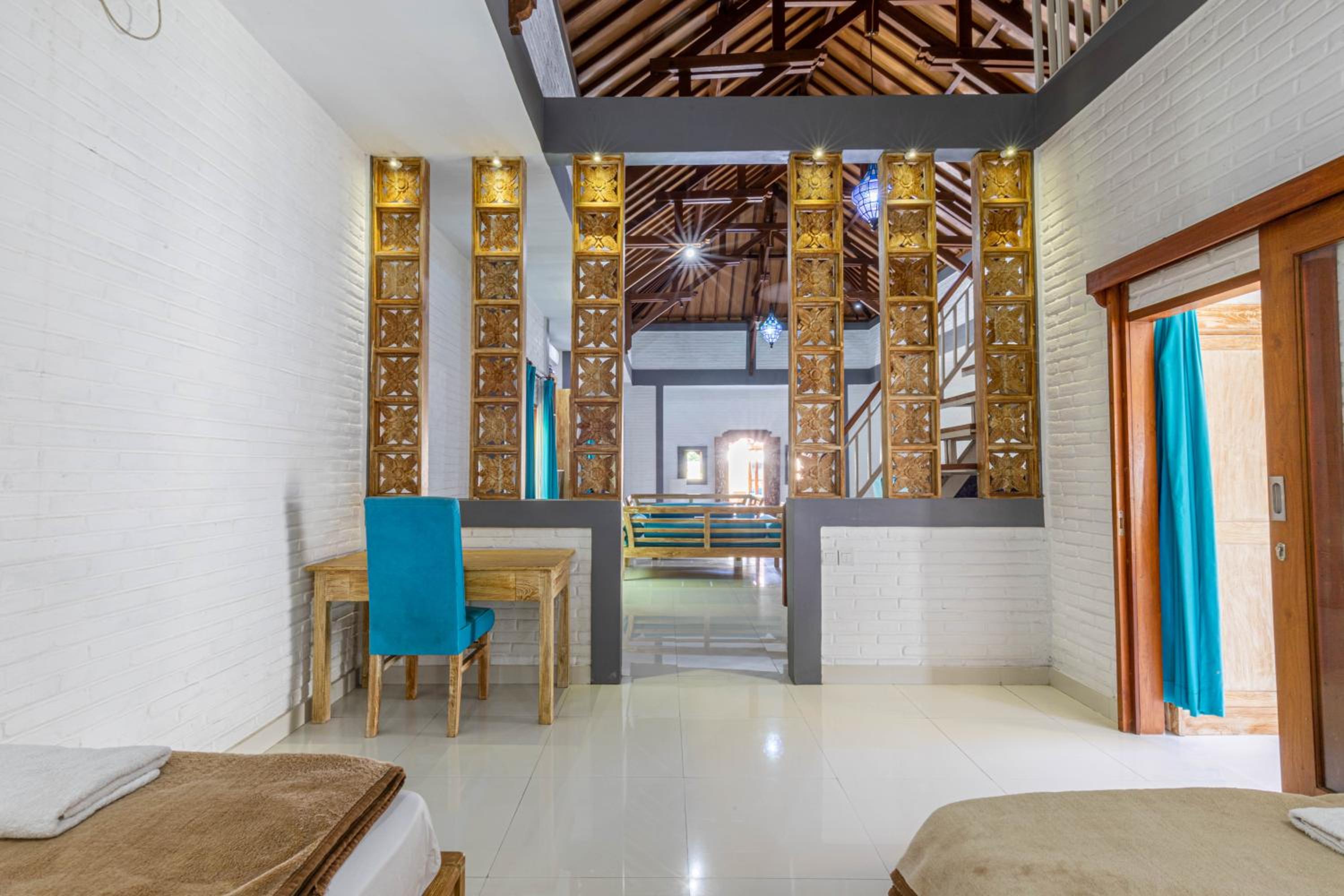Surf Retreat Villa Sari Bali view 4