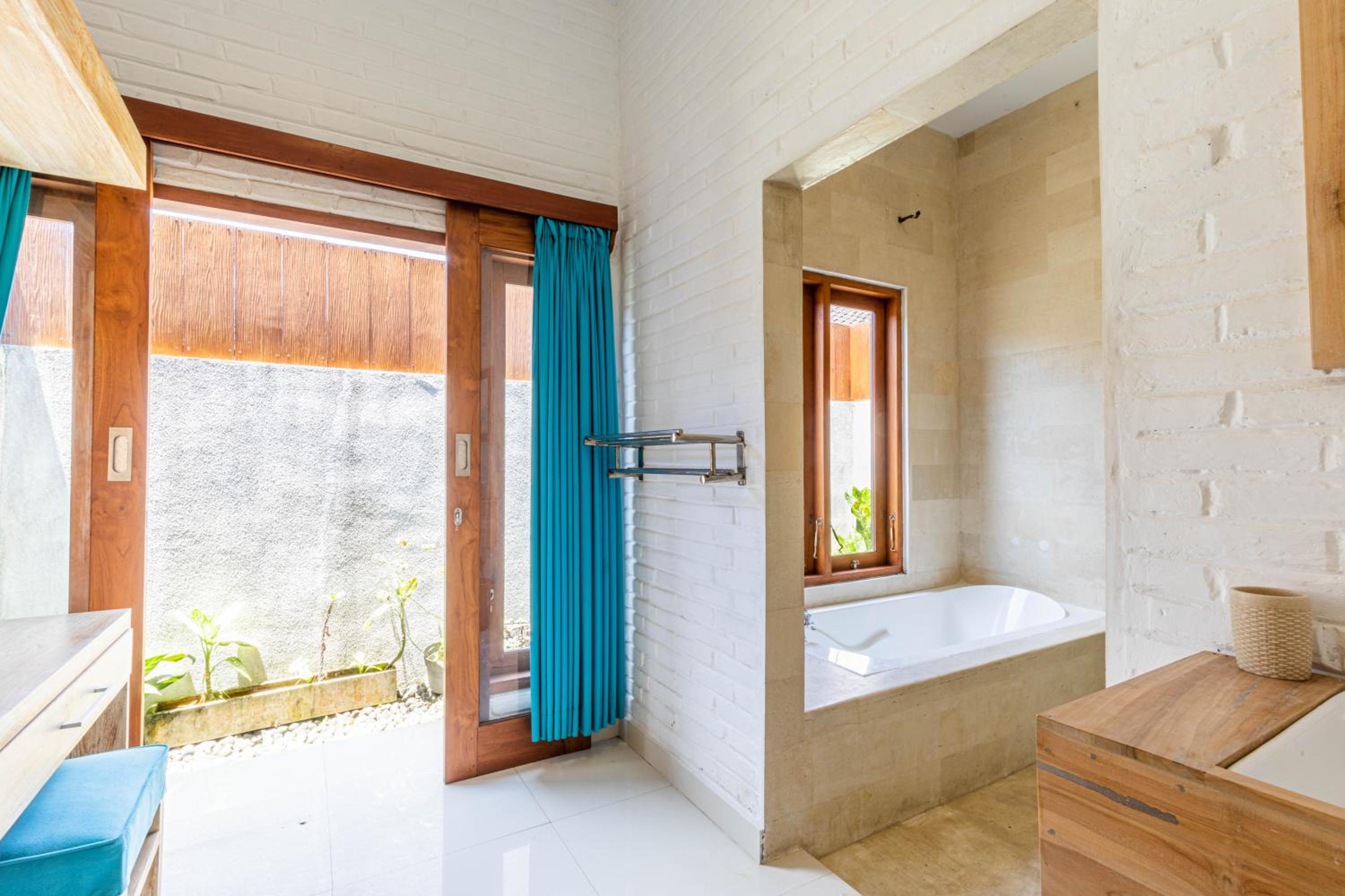 Surf Retreat Villa Sari Bali view 5