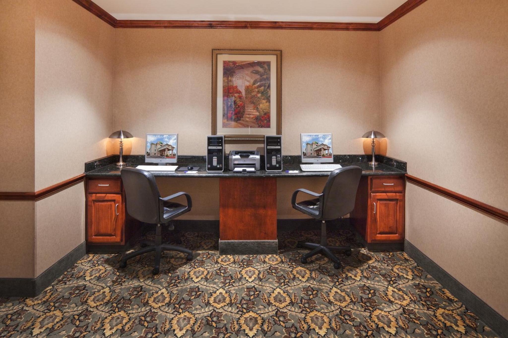 Woodward Vacations - Holiday Inn Express Hotel  Suites Woodward Hwy 270, an IHG Hotel - Property Image 29