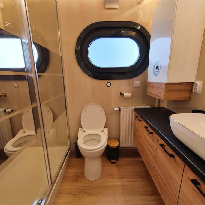 Modern, brand new houseboat near Amsterdam view 2