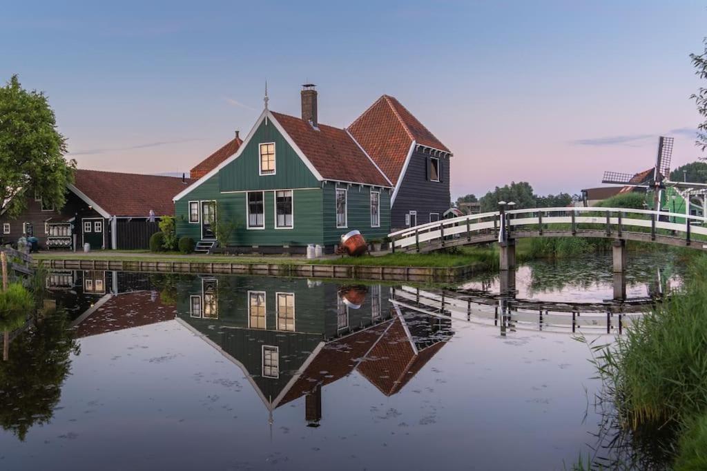 Modern, brand new houseboat near Amsterdam view 5