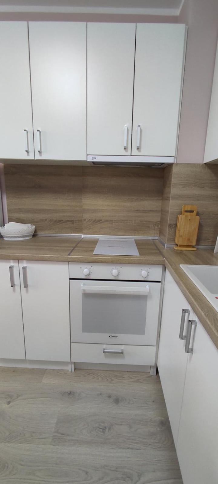Luxury and stylish apartmen, metro station Obelya
