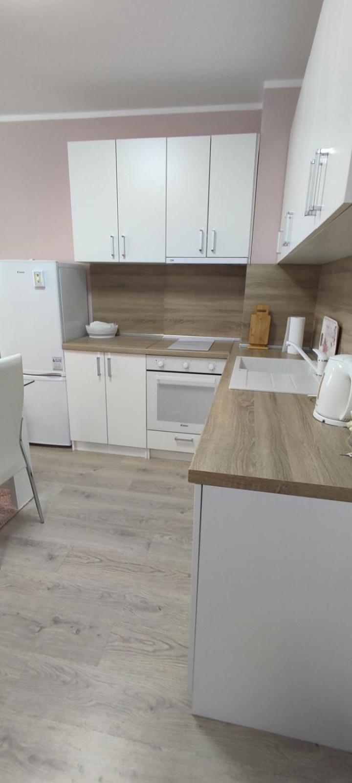 Luxury and stylish apartmen, metro station Obelya