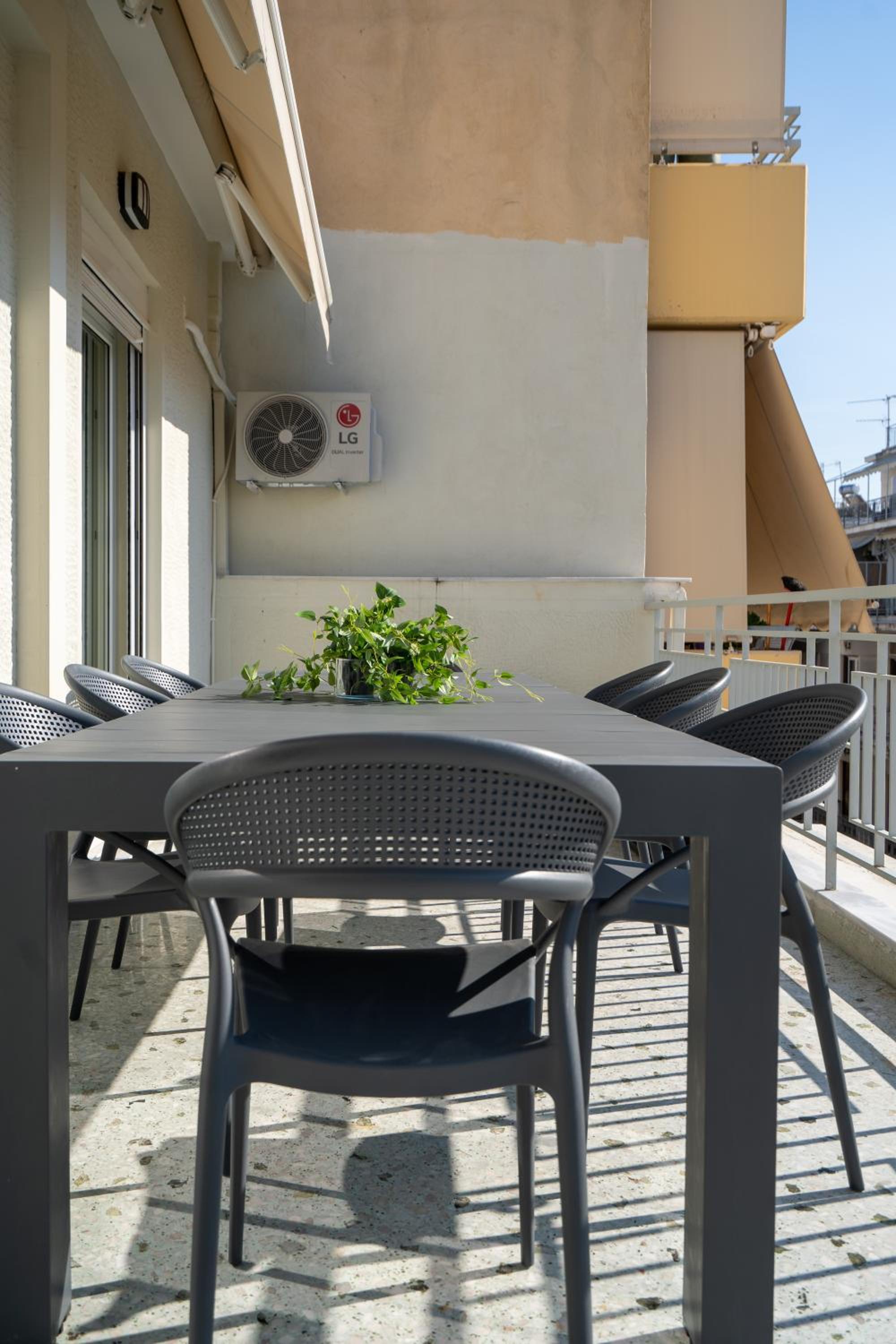 Deluxe 4 Bedrooms Apartment in Athens Center