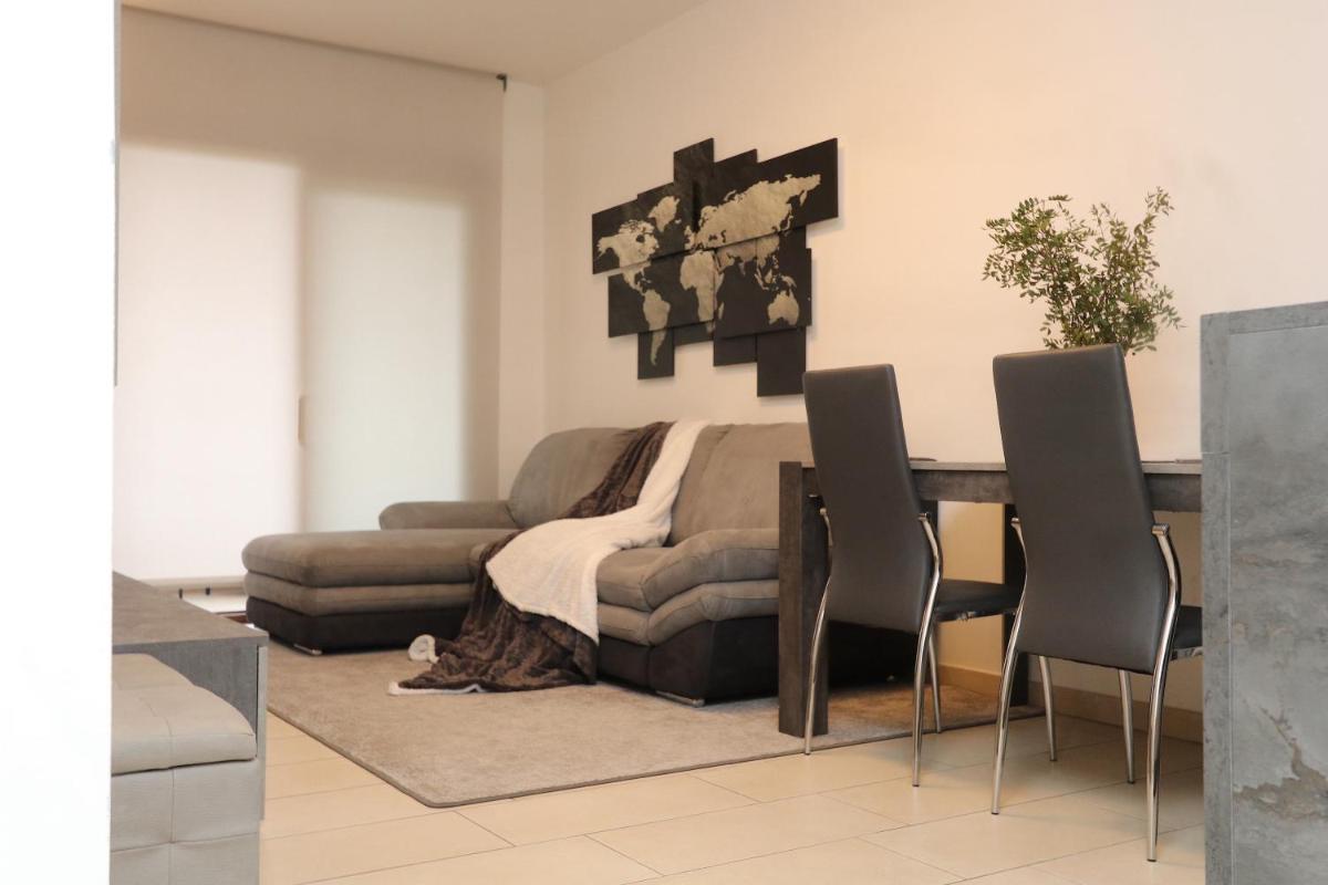 Comfy Living! Renovated 2 Rooms at Ambra Apartments-Lift-Secure Parking-Great Area! view 2