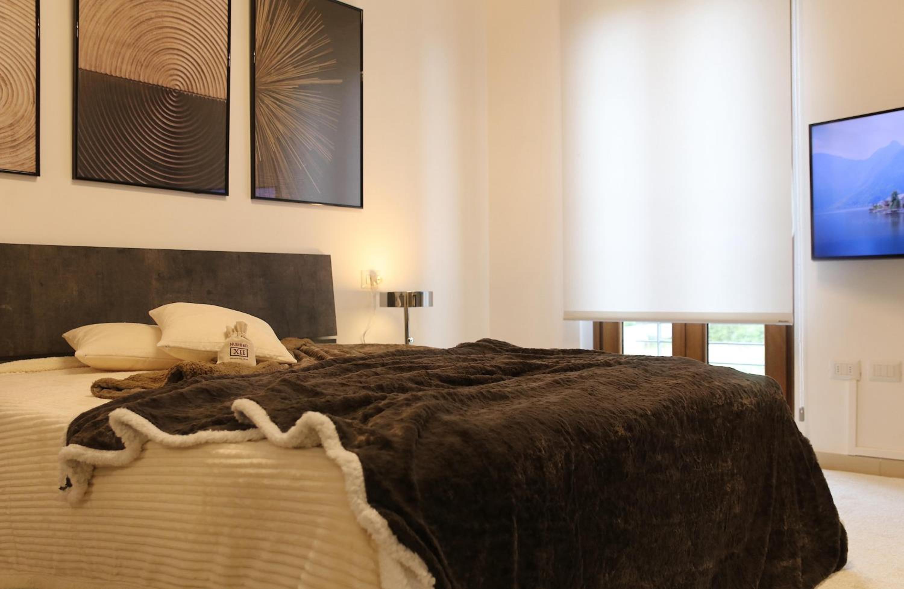 Comfy Living! Renovated 2 Rooms at Ambra Apartments-Lift-Secure Parking-Great Area! view 4