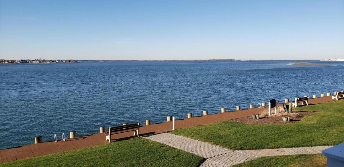 Harbour Island 106L condo