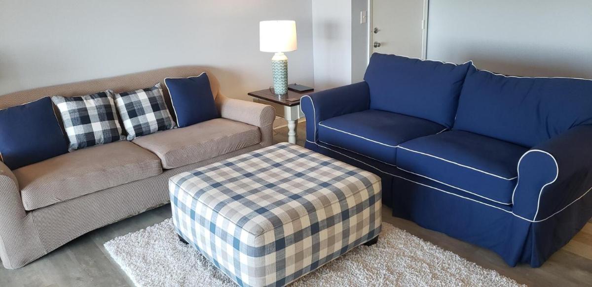 Harbour Island 106L condo