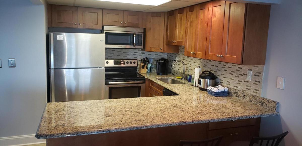 Harbour Island 106L condo