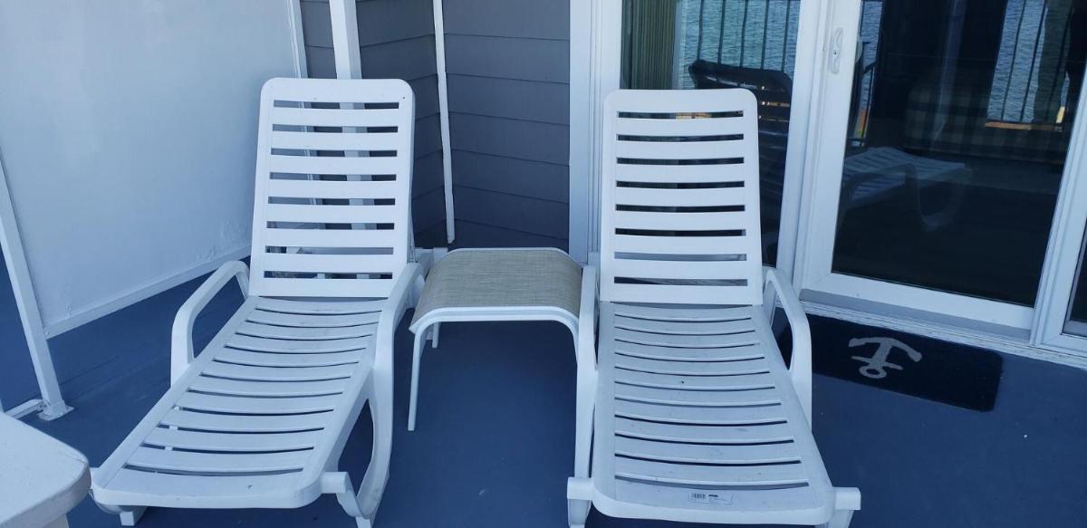 Harbour Island 106L condo
