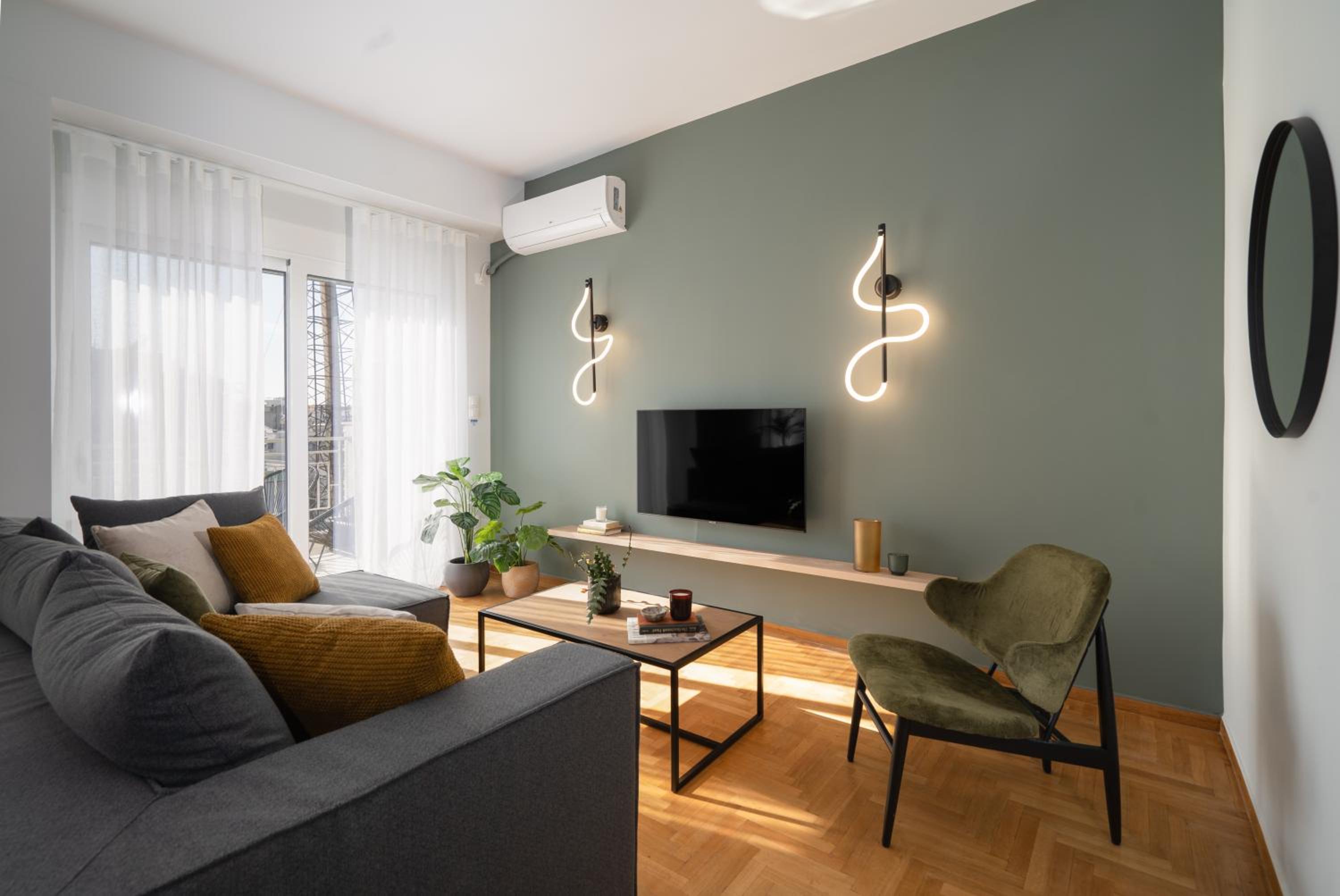 Deluxe 4 Bedrooms Apartment in Athens Center