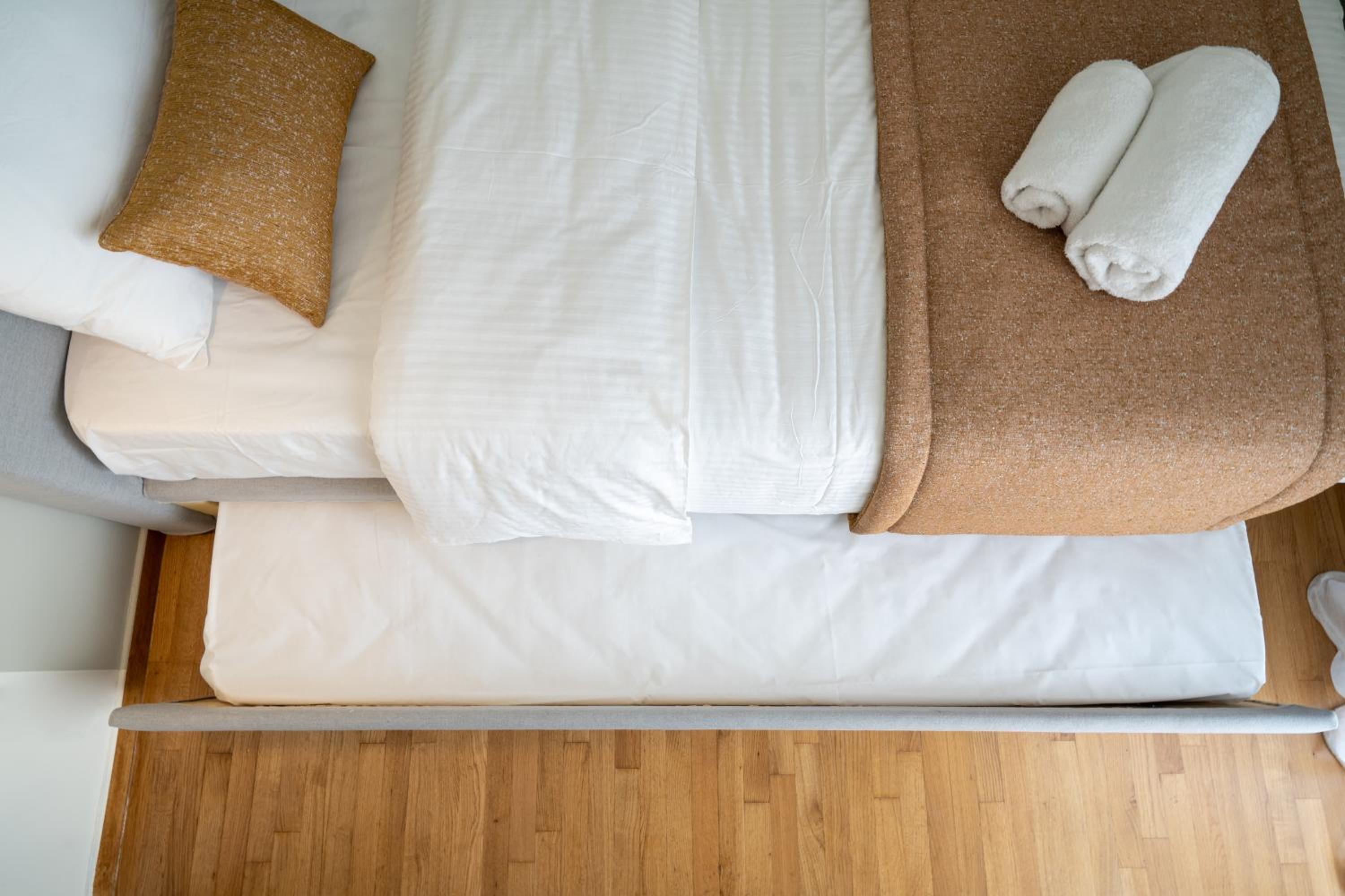Deluxe 4 Bedrooms Apartment in Athens Center